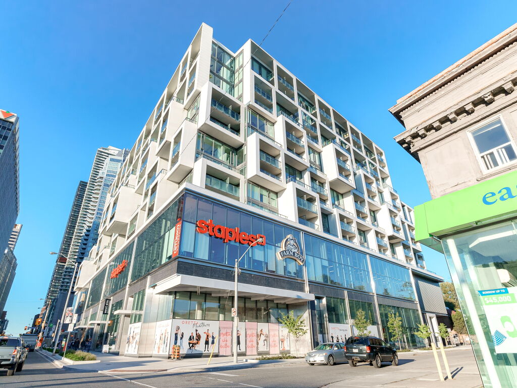 8 Hillsdale Avenue East, Toronto, ON M4S 0B2 8 Hillsdale Avenue East, Toronto, ON M4S 0B2