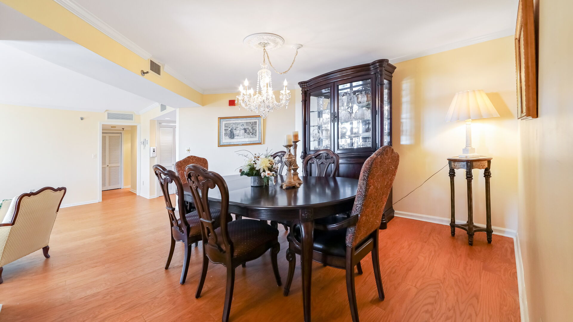 Luxurious CAMELOT High Rise
