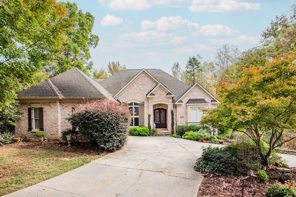 309 Hillandale Drive, Charlotte, NC 28270