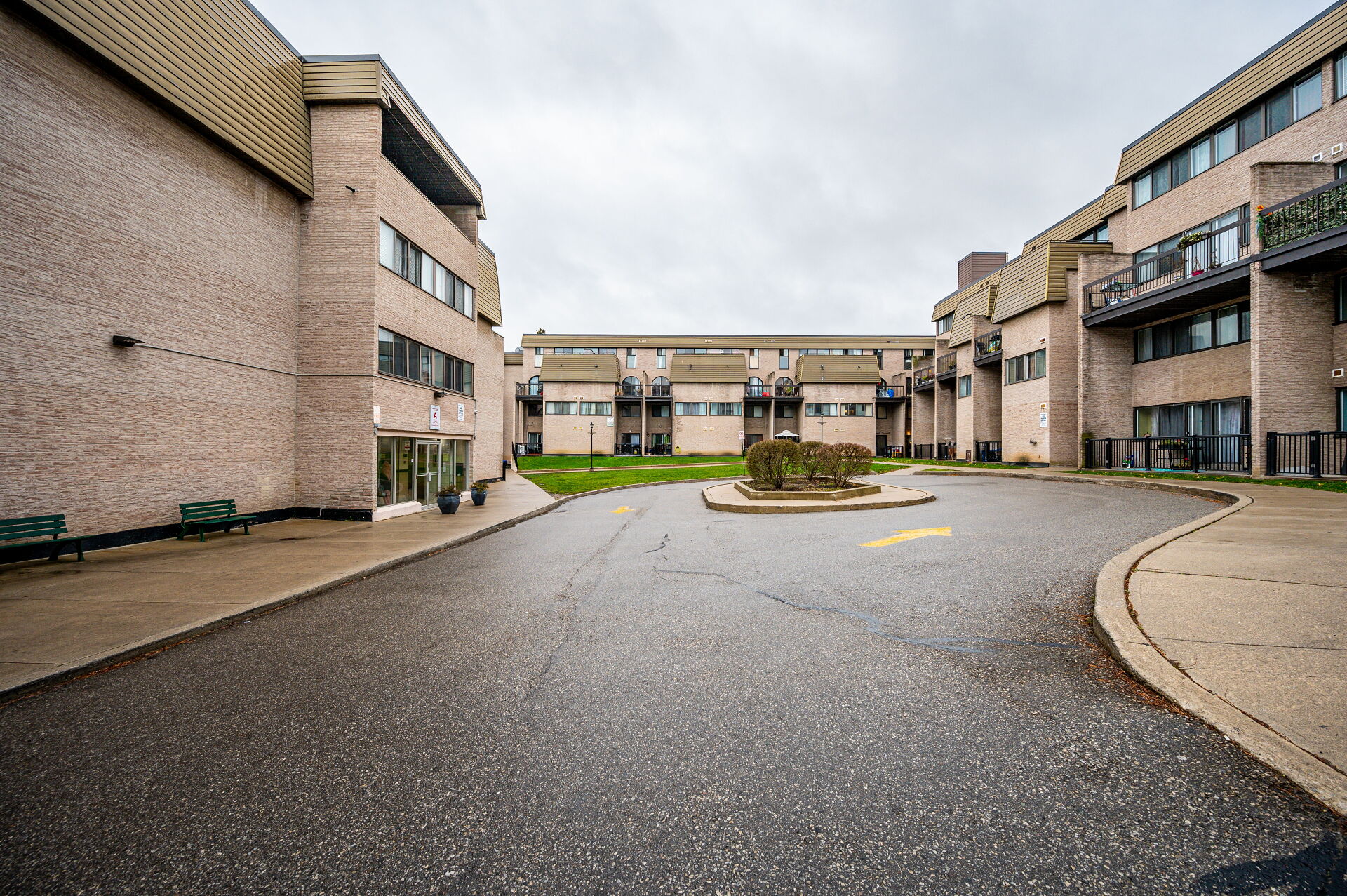 2095 Roche Court, #268, Mississauga, ON L5K 2C8