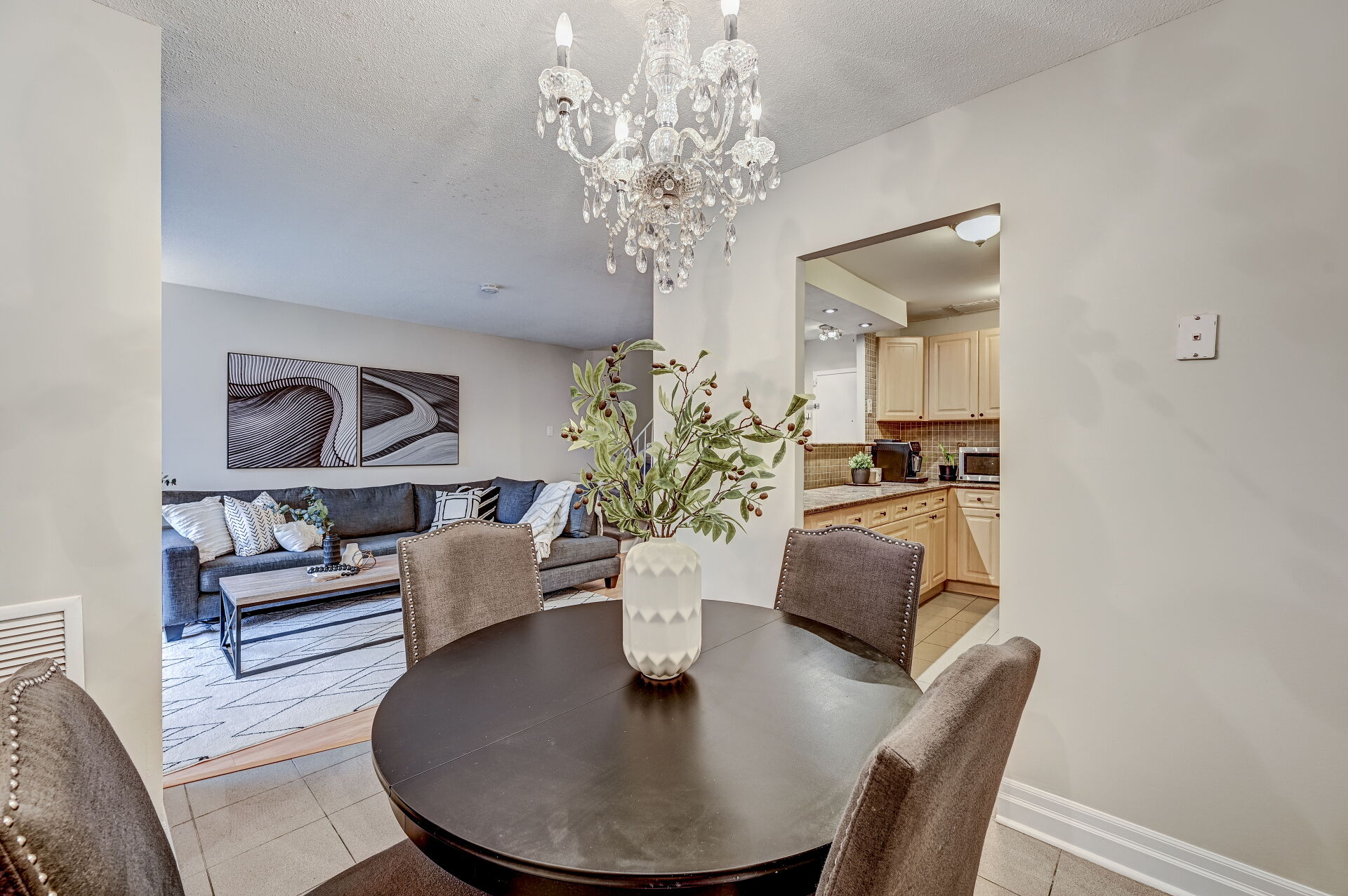 2095 Roche Court, #268, Mississauga, ON L5K 2C8