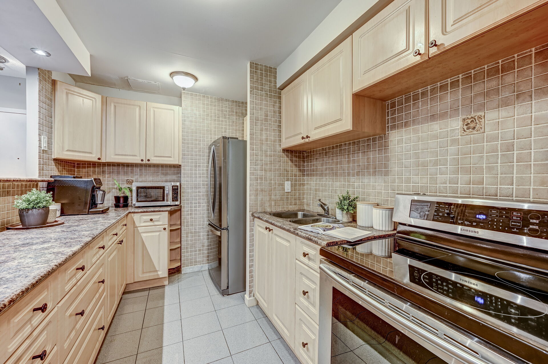 2095 Roche Court, #268, Mississauga, ON L5K 2C8
