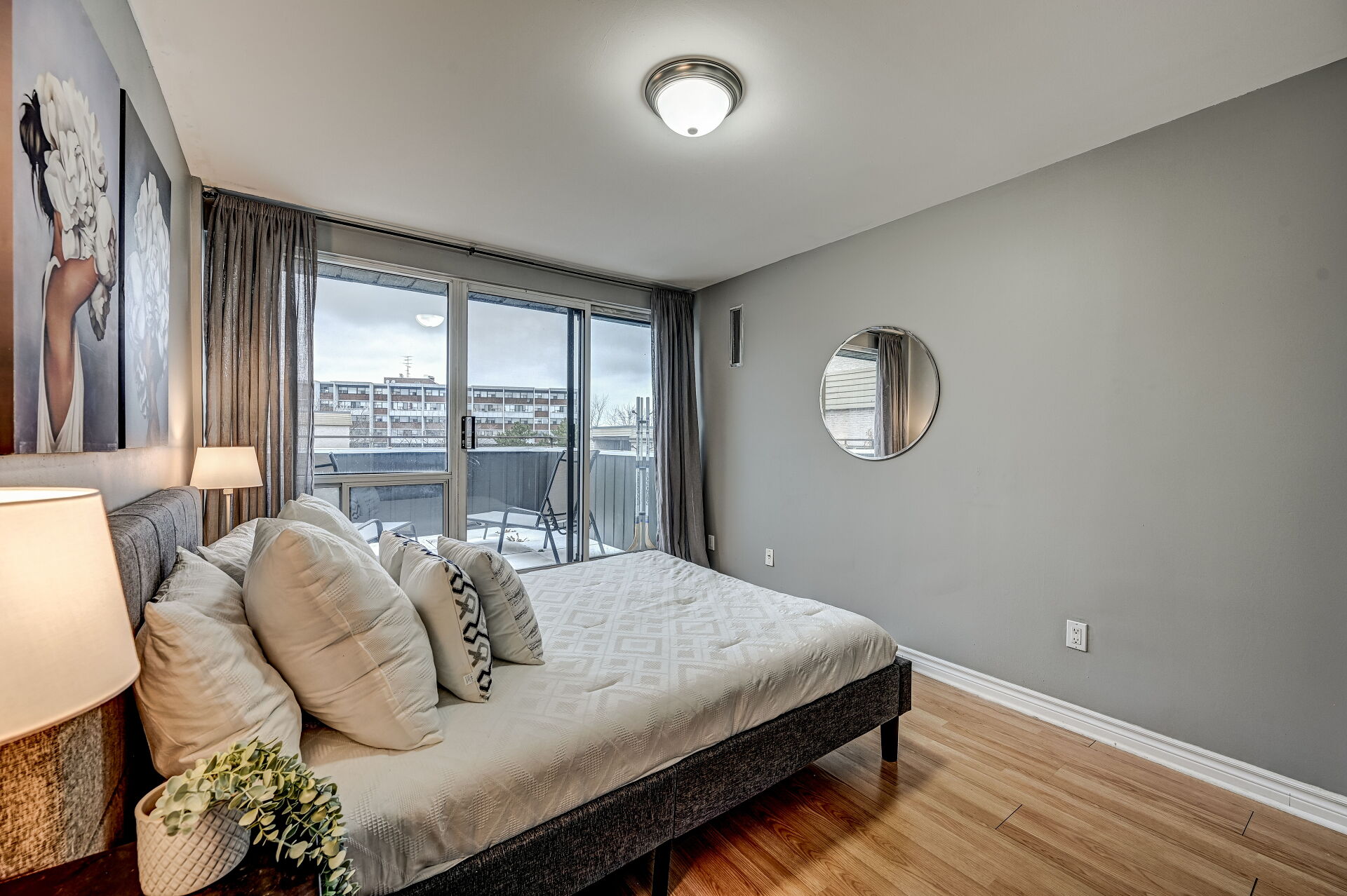 2095 Roche Court, #268, Mississauga, ON L5K 2C8