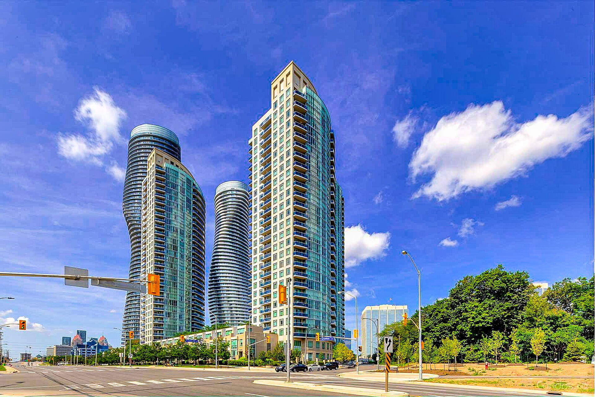 1207-90 Absolute Avenue, Mississauga, ON L4Z 0A3 Virtual Tour