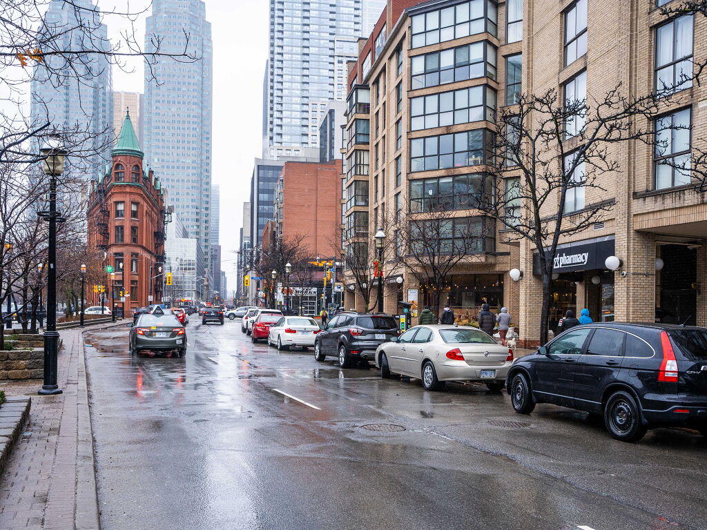 80 Front Street East 319, Toronto, ON M5E 1C4