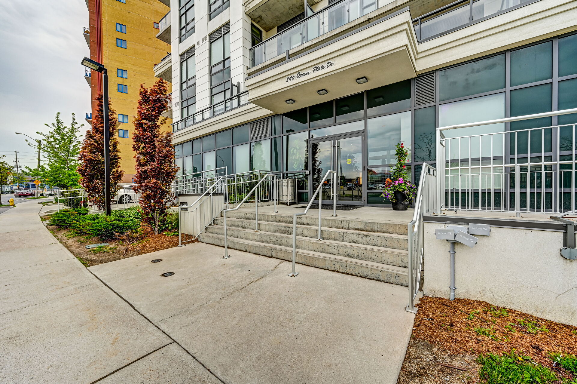 840 Queens Plate Drive, #403, Toronto, ON M9W 7J9 Virtual Tour