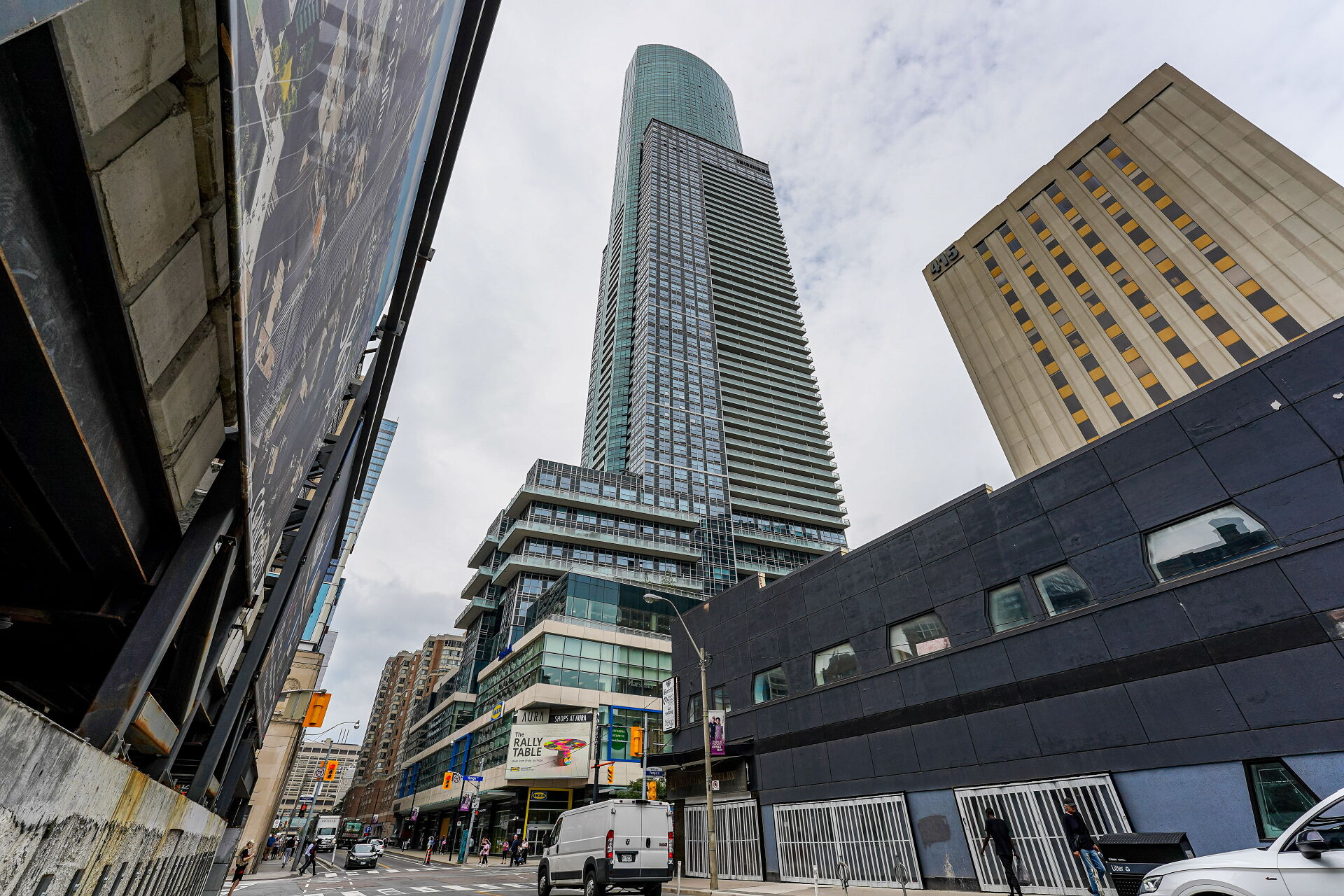 Munnnnnnnn 386 Yonge Street, #4210, Toronto, ON M5B 0A5 Virtual Tour