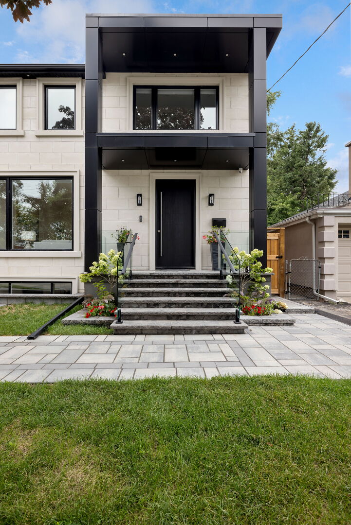 194 Berry Road, Toronto, ON M8Y 1W8