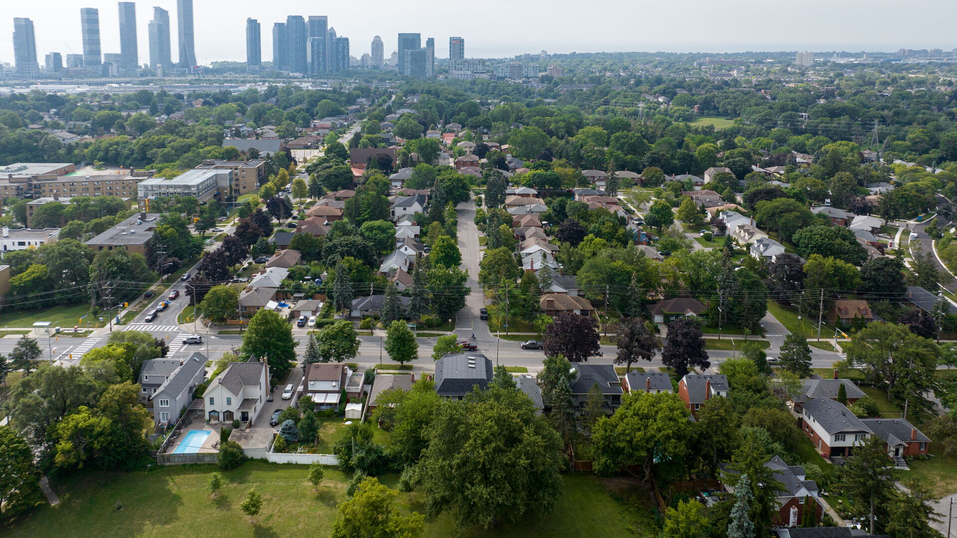 194 Berry Road, Toronto, ON M8Y 1W8