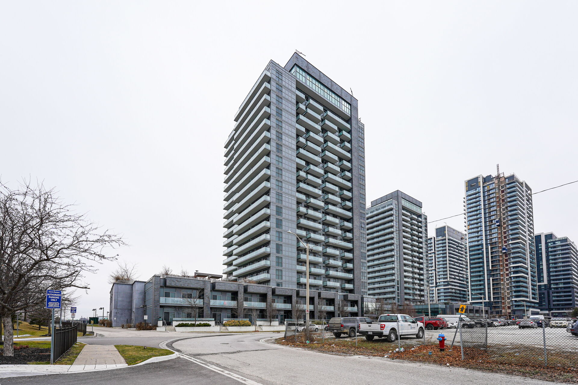 55 Oneida Crescent, #1504, Richmond Hill, ON L4B 0E8 Virtual Tour