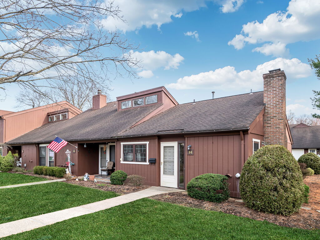 11 Chestnut Place, Waldwick, NJ 07463