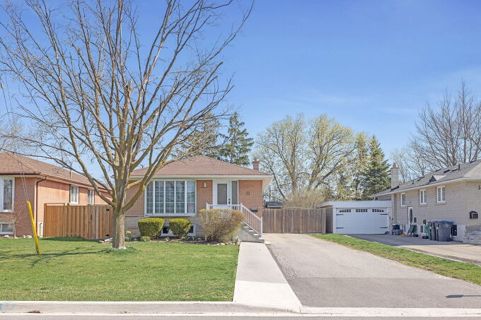 11 Harper Road, Brampton, ON L6W 2W3