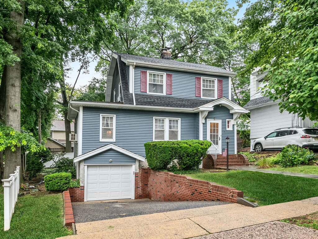 1 Cottage Place, Leonia, NJ 07605