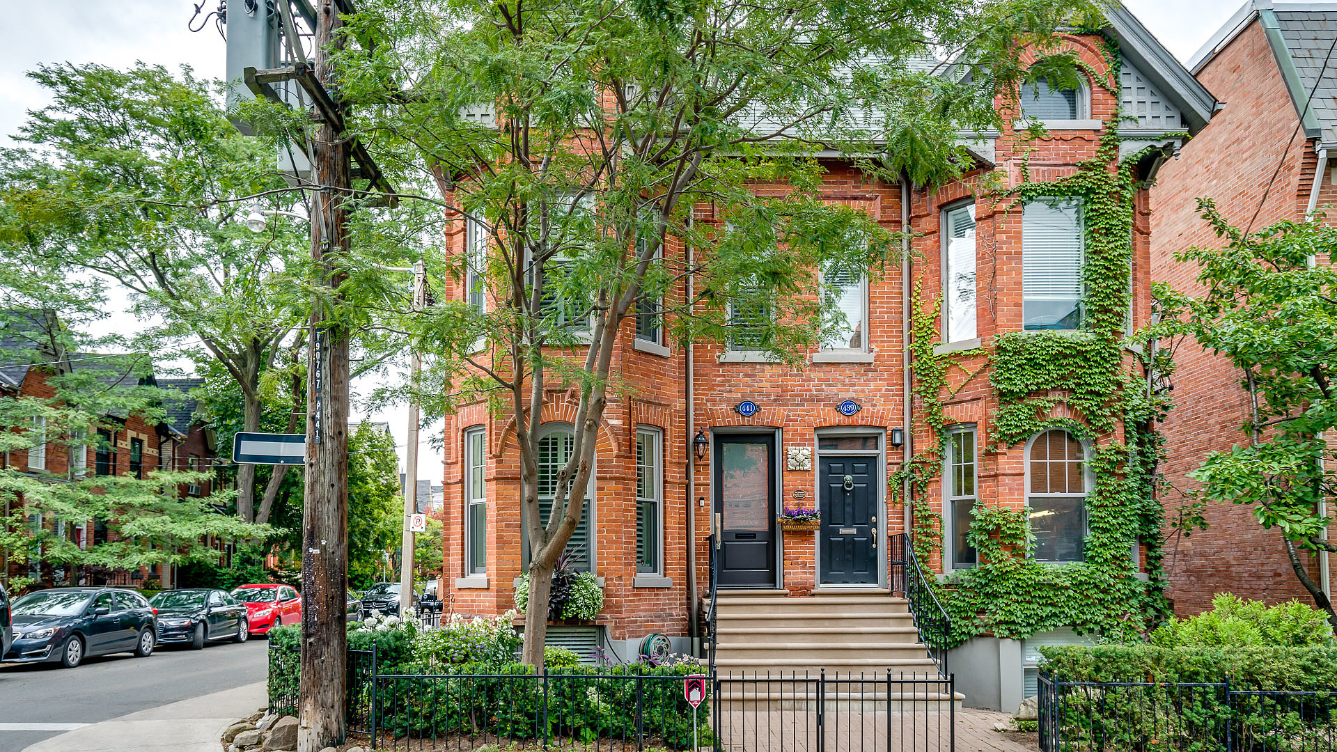 441 Sackville Street, Toronto, ON M4X 1T1 virtual tour slideshow