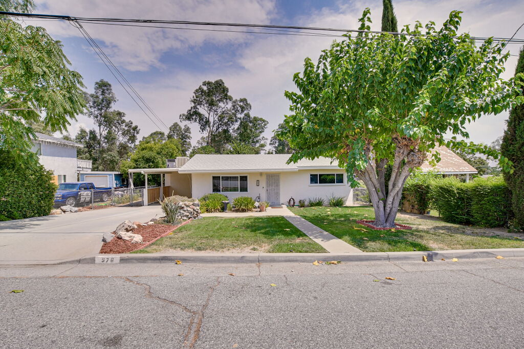 576 North Woodland Avenue, Banning, CA 92220