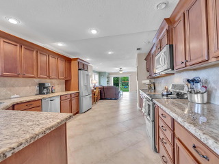 245 Alta Vista Avenue, Roseville, CA 95678