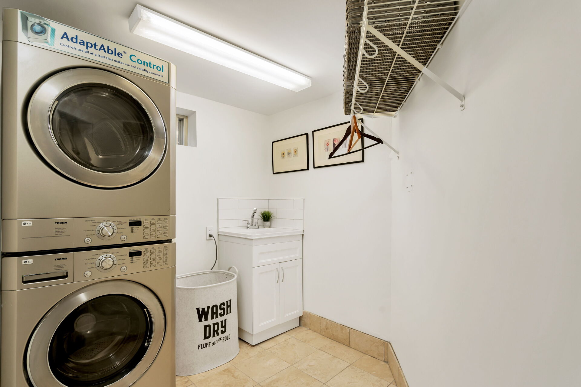 6 Lloyd Manor Road, Toronto, ON M9B 5H6 Virtual Tour