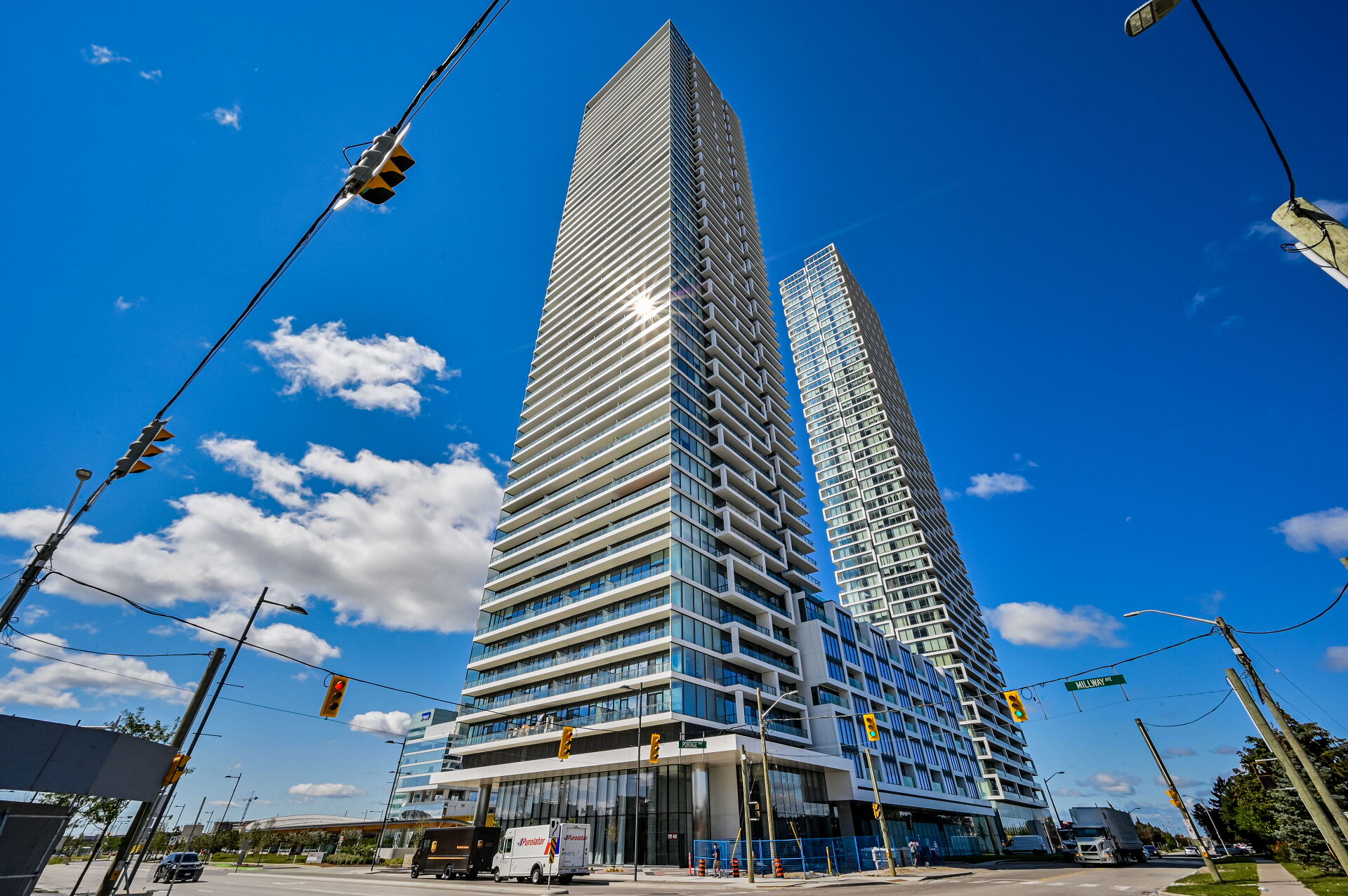 5910-950 Portage Parkway, Vaughan, ON L4K 0J7 Virtual Tour