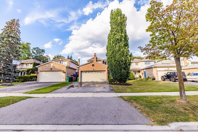 6237-millers-grove-mississauga-on-l5n-3c6